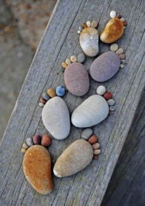 31 DIY Awesome Garden Ideas with Pots And Rocks | Gardenoid