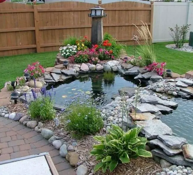 31 Diy Awesome Garden Ideas With Pots And Rocks Gardenoid White Rocks For Garden